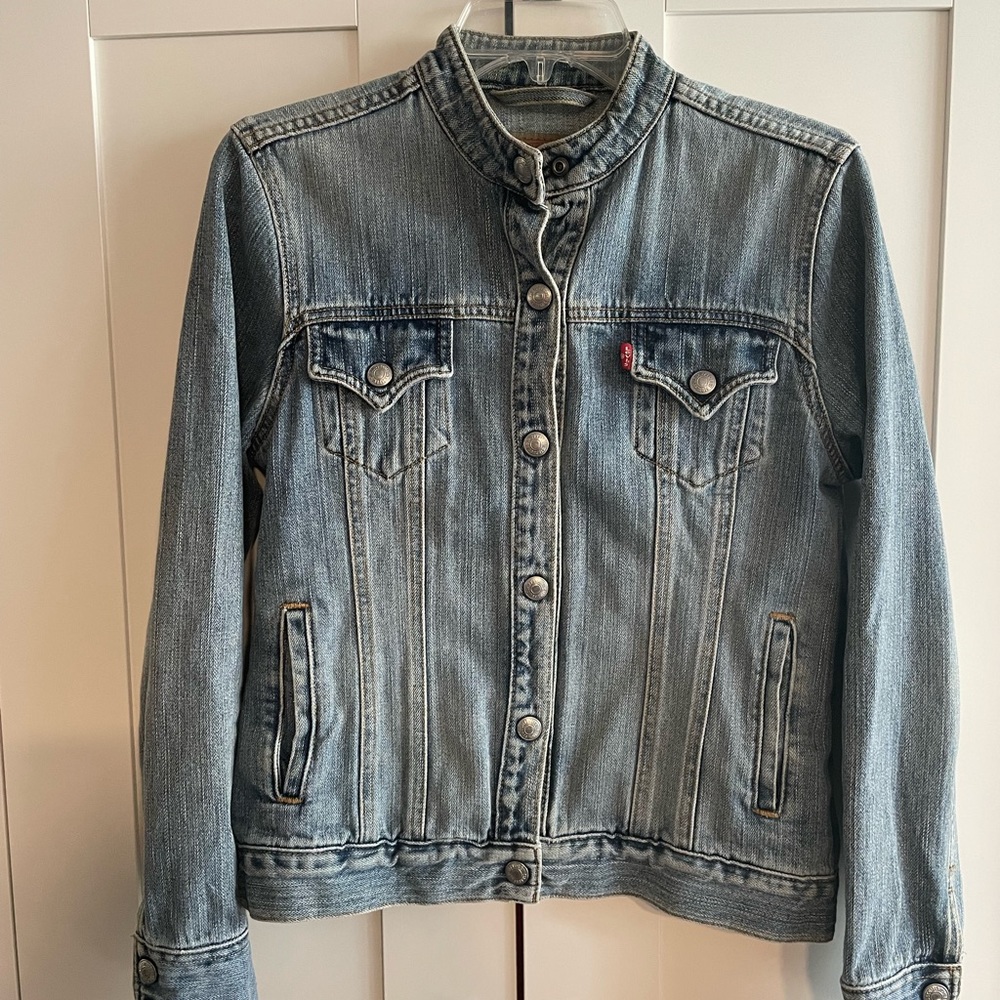 Vintage Levi’s Denim jacket. Small